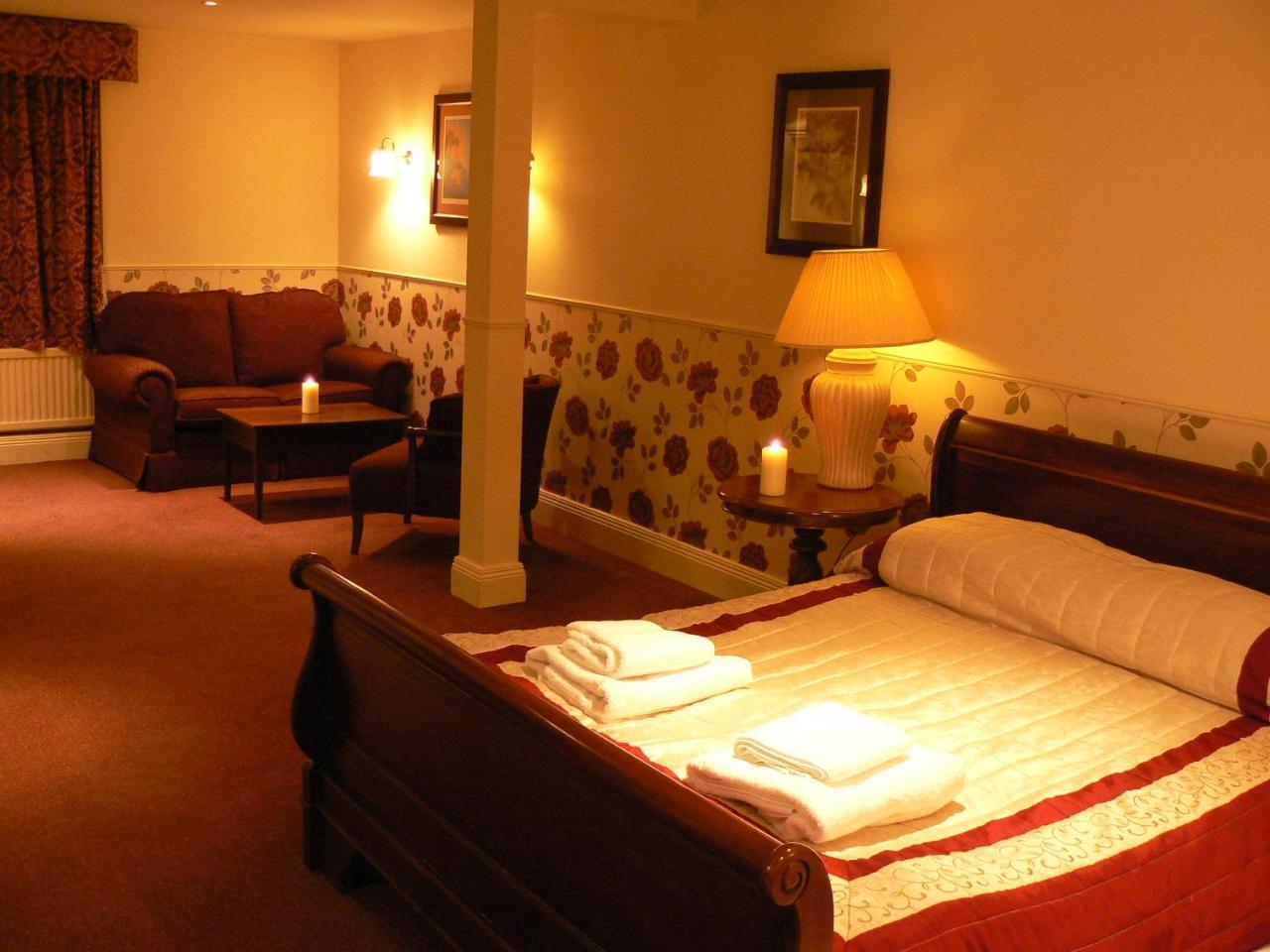 The Bell Hotel Clare Habitación foto